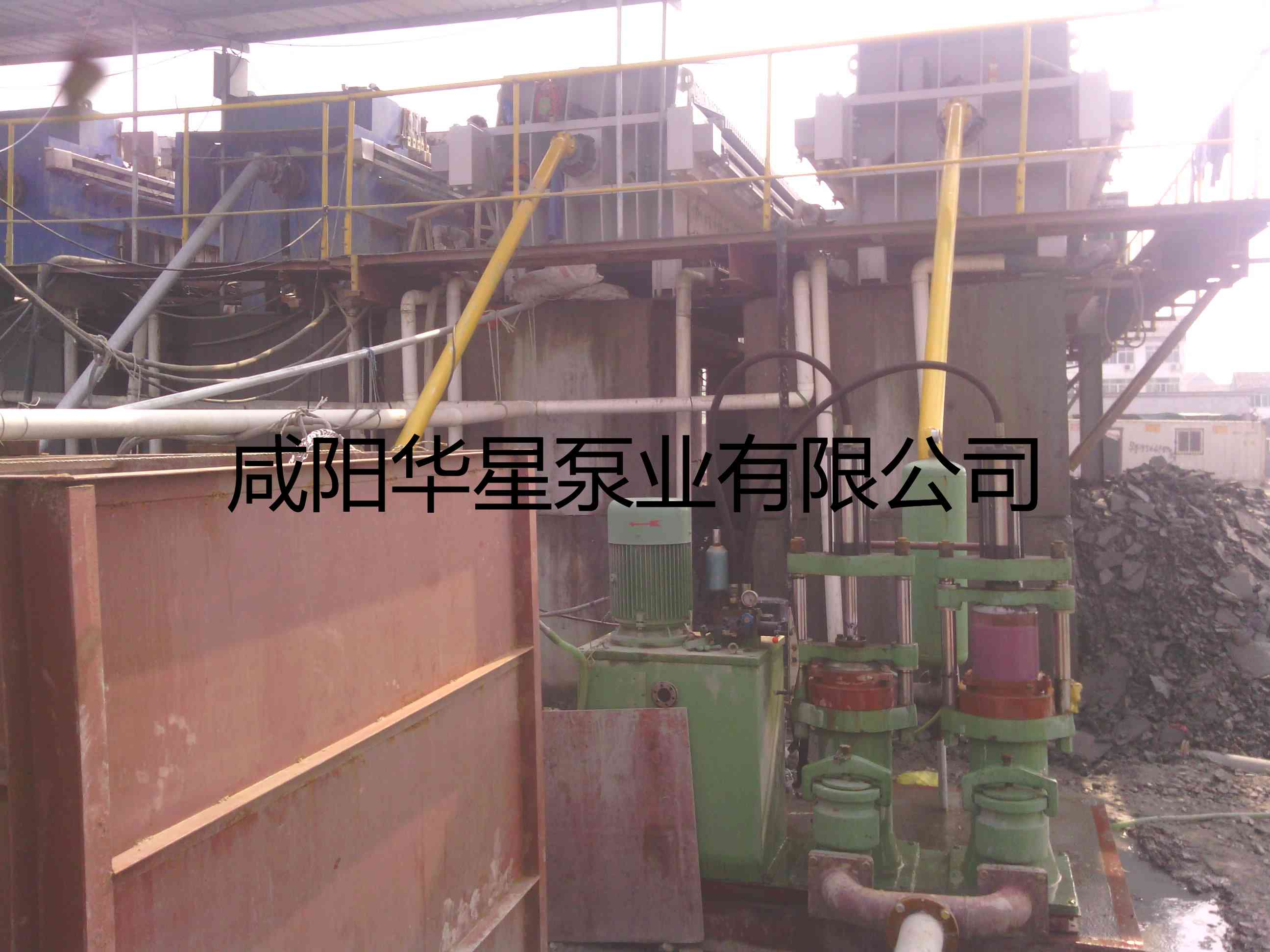 打桩污泥行业使用YBH300压滤机入料泵现场